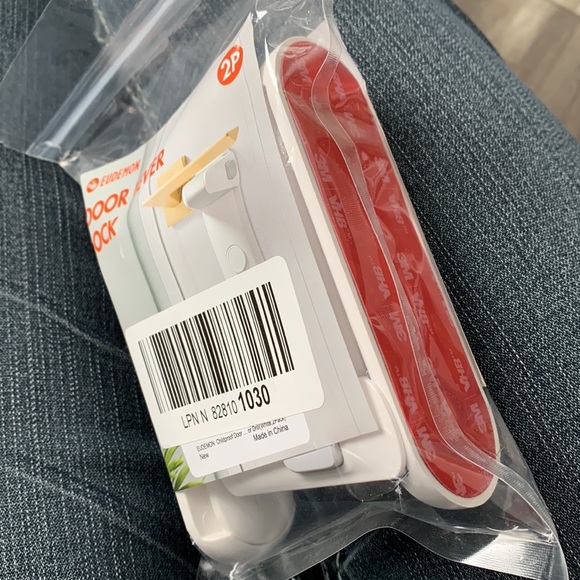 $5 add-on to any bundle!! Or 3/$25 Pet and Kids Door latch (2 pack) - Picture 4 of 5